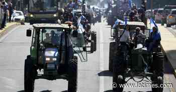 Tractores protestan en medio de avenidas de Buenos Aires - Los Angeles Times
