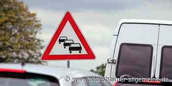 Unfall und liegengebliebener Lastwagen sorgen für Verkehrsbehinderungen auf A 7 bei Hildesheim - www.hildesheimer-allgemeine.de