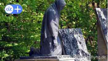 Schwesig legt Kranz in Raben Steinfeld nieder: „8. Mai ist ein historischer Tag“ - Ostsee Zeitung