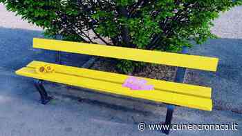 Endometriosi, "La voce di una è la voce di tutte": a Fossano si inaugura una panchina gialla - Cuneocronaca.it