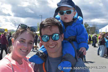 Sidney's Farmer Market kicks off season – Saanich News - Saanich News