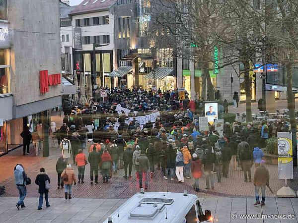 Ulmer SPD wendet sich wegen Demonstrationen der "Querdenker" in Ulm an Innenminister Strobl