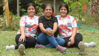 "No hay preferencia": Gemelas de San Pedro Masahuat narran cómo es el amor de su mamá - elsalvador.com