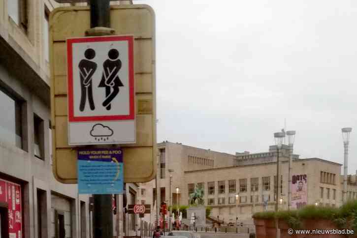 Nieuwe borden in het straatbeeld: “Wacht met wc-bezoek tot na de regen”