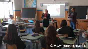 CUNEO/ Il dramma dei desaparecidos raccontato dagli argentini Cecilia Diaz e Oscar Gauna - Cuneocronaca.it