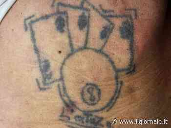 Ucciso e abbandonato nel Varesotto: diffuse le immagini dei tatuaggi 
