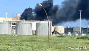 Incendio in uno zuccherificio a Brindisi, nessun ferito - Agenzia ANSA