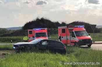 POL-HI: Abbiegeunfall fordert zwei Verletzte - zwei Pkw mit Totalschaden -