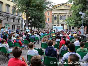 In piazza Mazzini a Modena i ragazzi leggono con “Passa la Parola” - sassuolo2000.it - SASSUOLO NOTIZIE - SASSUOLO 2000