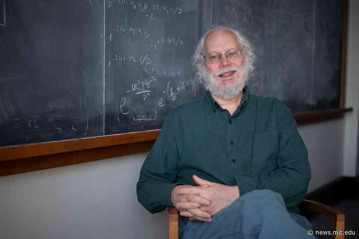 Peter Shor receives 2022-2023 Killian Award