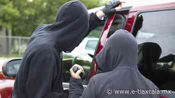 Roban camioneta a un costado de verificentro de Apizaco | e-consulta.com 2022 - e-tlaxcala