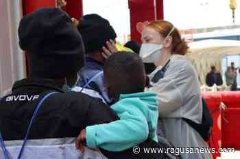 Pozzallo, altri 86 migranti: tra i 43 minori, un bambino malato di cuore Pozzallo - RagusaNews