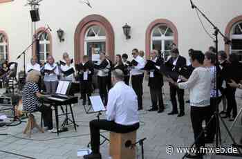 „Voices for Peace” in Tauberbischofsheim bot ein unterhaltsames und gleichsam nachdenkliches Programm - Tauberbischofsheim - Nachrichten und Informationen - Fränkische Nachrichten