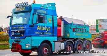 'Six-hour' road delays as abnormal load crawls through Hull - Hull Live
