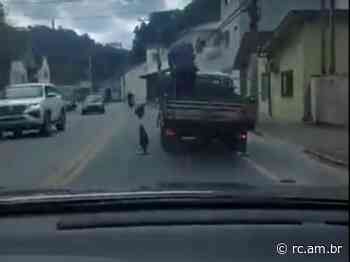 (Vídeo) Motoristas questionam operação tapa buracos realizada, em Brusque, e secretário explica - rc.am.br