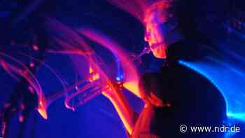 35 Jahre im Triolen-Management - Jazz Talk mit Axel Dürr - NDR.de