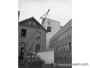 Throwback Thursday: Moving a safe to new city hall