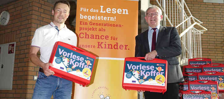 Schulen im Landkreis erhalten Bücherspenden für die Leseförderung