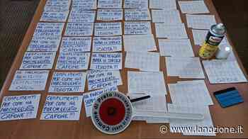 Prato, incollava biglietti intimidatori sulle auto in sosta irregolare: denunciato - LA NAZIONE