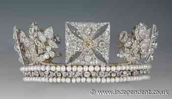 Queen’s Diamond Diadem and jewellery going on show at Buckingham Palace - The Independent