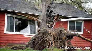 Severe weather causes damage in Minnesota; 1 dead in crash