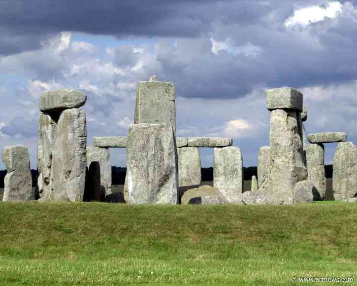 Thousands of Prehistoric Hunting Pits Unearthed Beneath Stonehenge