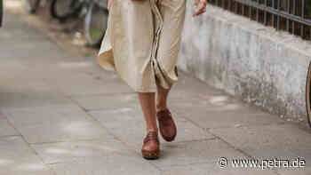 Mode-Outfits 2022: Diese 3 flachen Schuhe passen am besten zu Sommerkleidern - Petra