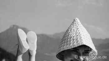 Audrey Hepburn: Mit diesen 8 Mode-Klassikern kreierte sie ihren ikonischen Sommer-Look - VOGUE Germany