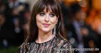 Mode-Trend 2022: Dark Denim im Frühling? Dakota Johnson macht vor, wie chic das aussieht - Harper's BAZAAR