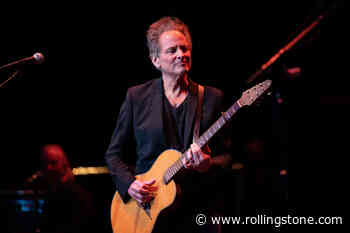 Lindsey Buckingham Postpones European Tour as He Recovers From Covid