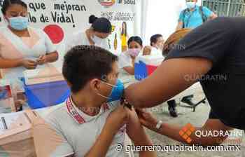 Gran participación de mayores de 12 para la vacunación en Zihuatanejo - Quadratin Guerrero