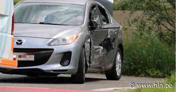 Voertuigen botsen aan kruispunt op Keltenlaan | Zele | hln.be - Het Laatste Nieuws