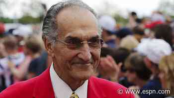 Patriots great Cappelletti, '64 AFL MVP, dies at 89