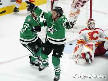 SNAPSHOTS: Gaudreau stopped on late breakaway, Flames fall behind in first-round series - Calgary Sun