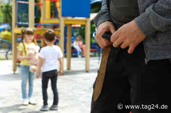 Tatort Spielplatz: Sex-Täter zieht in Rosenheim vor Kindern blank! - TAG24