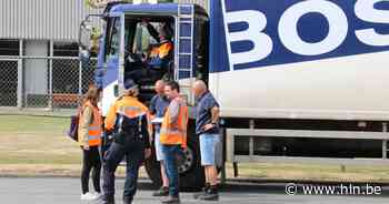 Politiediensten houden opnieuw grootscheepse controle aan industrieterrein | Dendermonde | hln.be - Het Laatste Nieuws