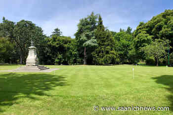 Beacon Hill Park putting green opens for summer – Saanich News - Saanich News