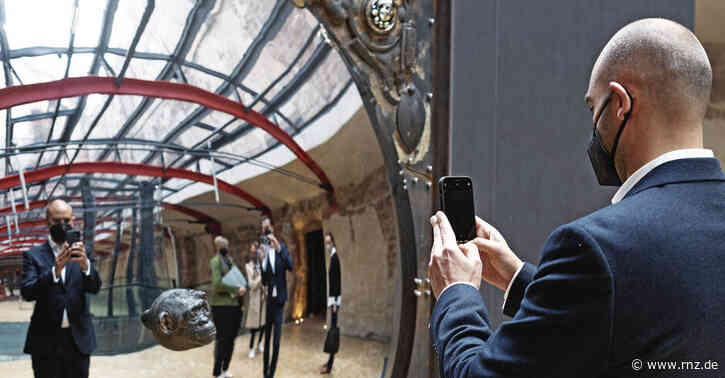 Danyal Bayaz:  Zwischen Instagram-Account und Akten-Stapeln