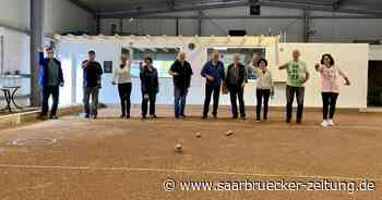 Erste Boulehalle im Kreis Neunkirchen in Dirmingen in Eigenregie gebaut - Saarbrücker Zeitung
