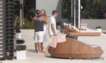 Club der guten Laune: Jenny Elvers mischt das Clubhaus auf | TV DIGITAL - TV Digital