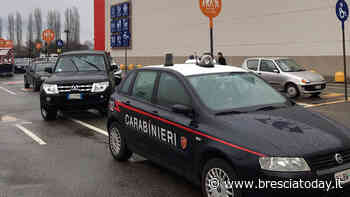 Litigano per il parcheggio, presi a calci e pugni al centro commerciale - BresciaToday