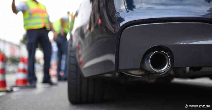 Mannheim:  Mercedes-Fahrer rast mit 120 über Augustaanlage