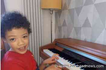 Piano-playing internet star Lennie makes 25 times his fundraising target - Barrhead News