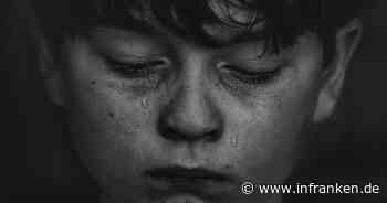 Erlangen: Junge an Haltestelle gewürgt und bedroht - Polizei hat einen Angreifer in Verdacht - inFranken.de