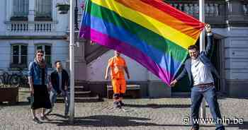 Gemeentebestuur hijst regenboogvlag: “Hier mag iedereen zichzelf zijn” - Het Laatste Nieuws