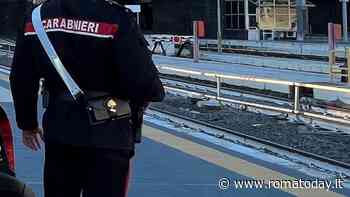 Il 13enne pestato e rapinato dal branco alla stazione