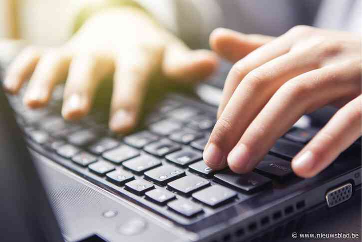 Vrouw krijgt geld terug van internetoplichter: “Ik gaf mijn spaarcenten weg omdat ik écht geloofde daarmee mijn zoon te helpen”