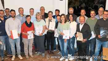 VfB Effringen: Sechs neue Ehrenmitglieder ernannt