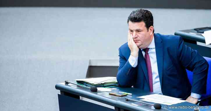 Bundestag berät Rekord-Rentenerhöhung