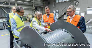 Umwelt- und Energiestaatssekretär Dr. Andre Baumann besucht Werk in Herbertingen - WOCHENBLATT